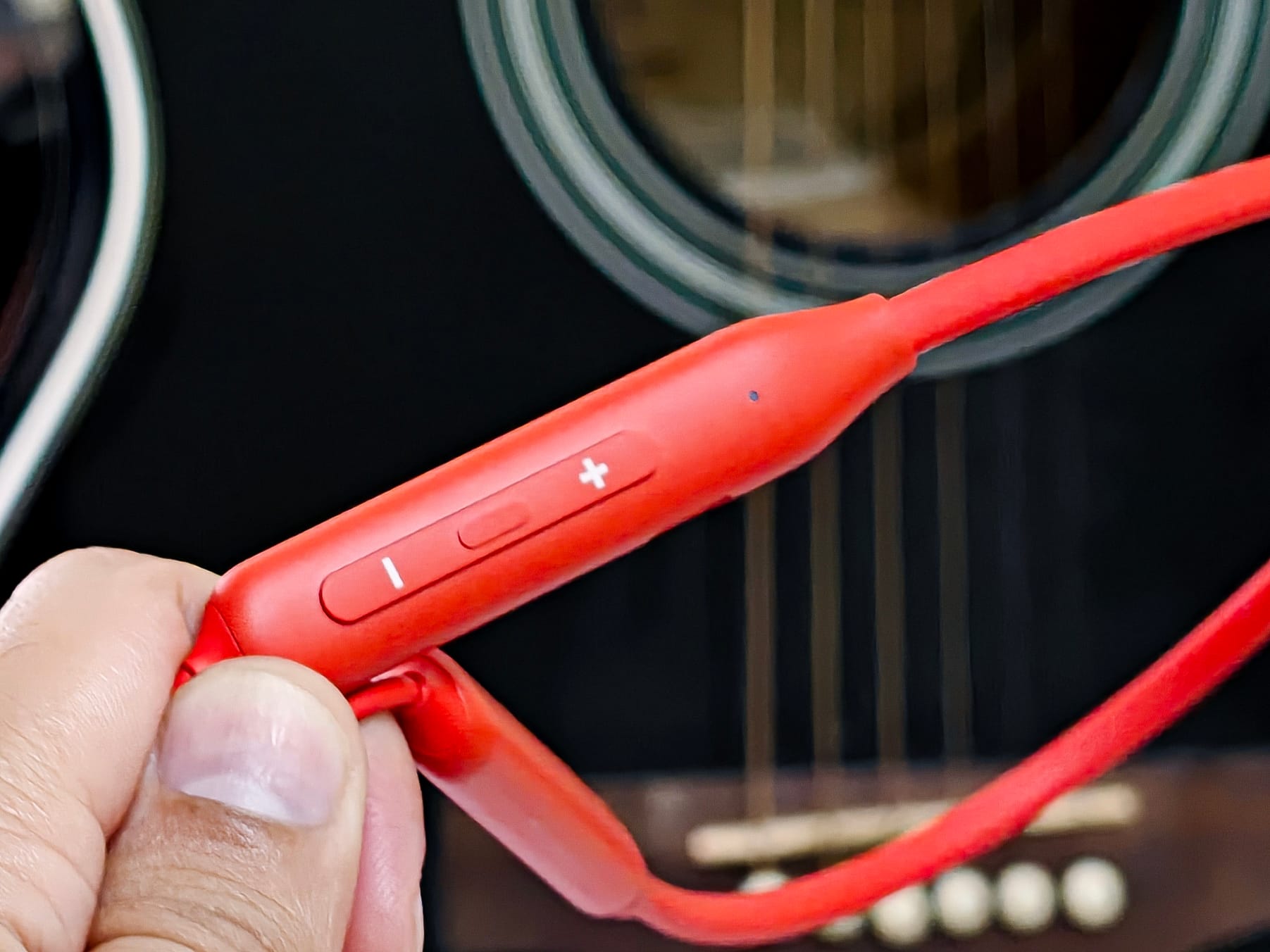 OnePlus Bullets Wireless Z3 neckband earbuds earphones.