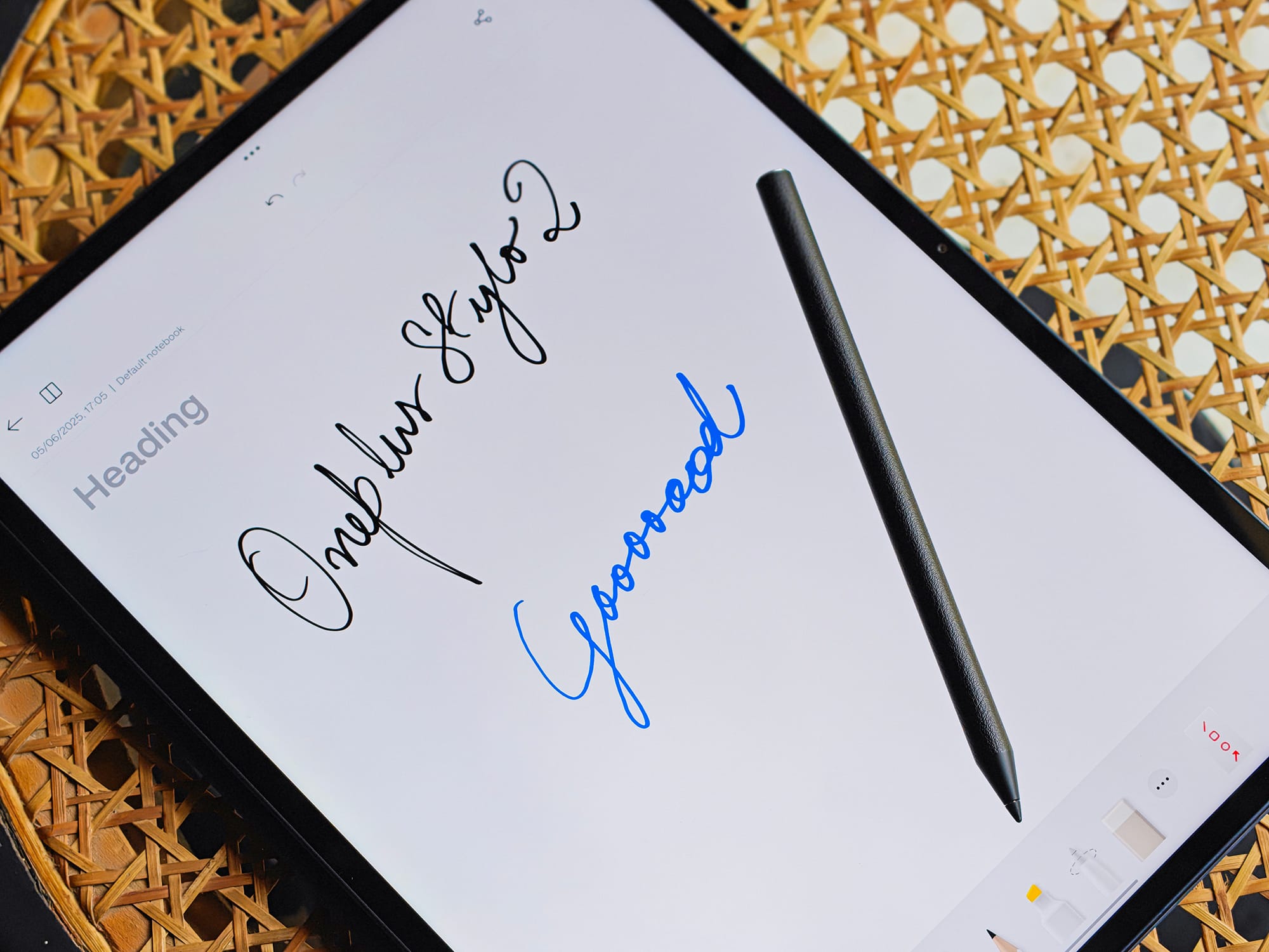 OnePlus Stylo pencil used with OnePlus Pad 3, courtesy of Athenil Media.