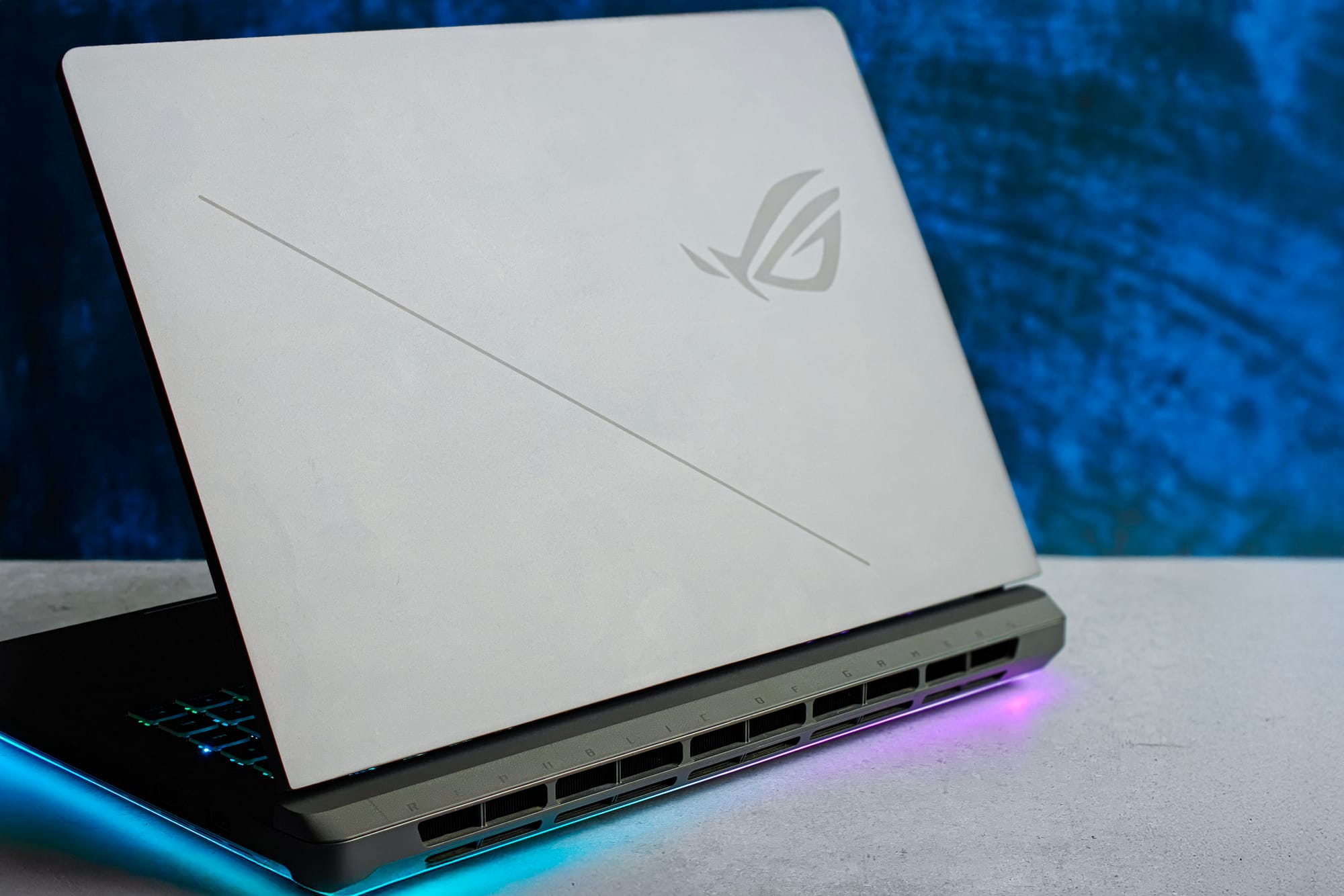 Asus ROG Strix G16 (2025) G615LR gaming laptop with Intel Core Ultra 9 275HX, Nvidia RTX 5070, 32GB DDR5 RAM, RGB.