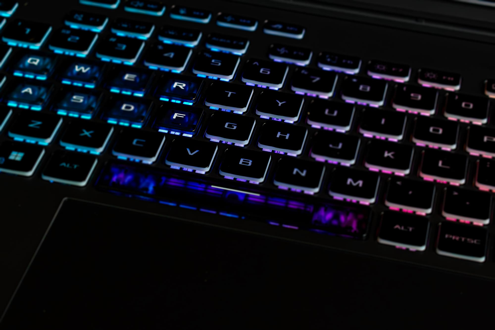 Asus ROG Strix G16 (2025) G615LR gaming laptop with Intel Core Ultra 9 275HX, Nvidia RTX 5070, 32GB DDR5 RAM, RGB.
