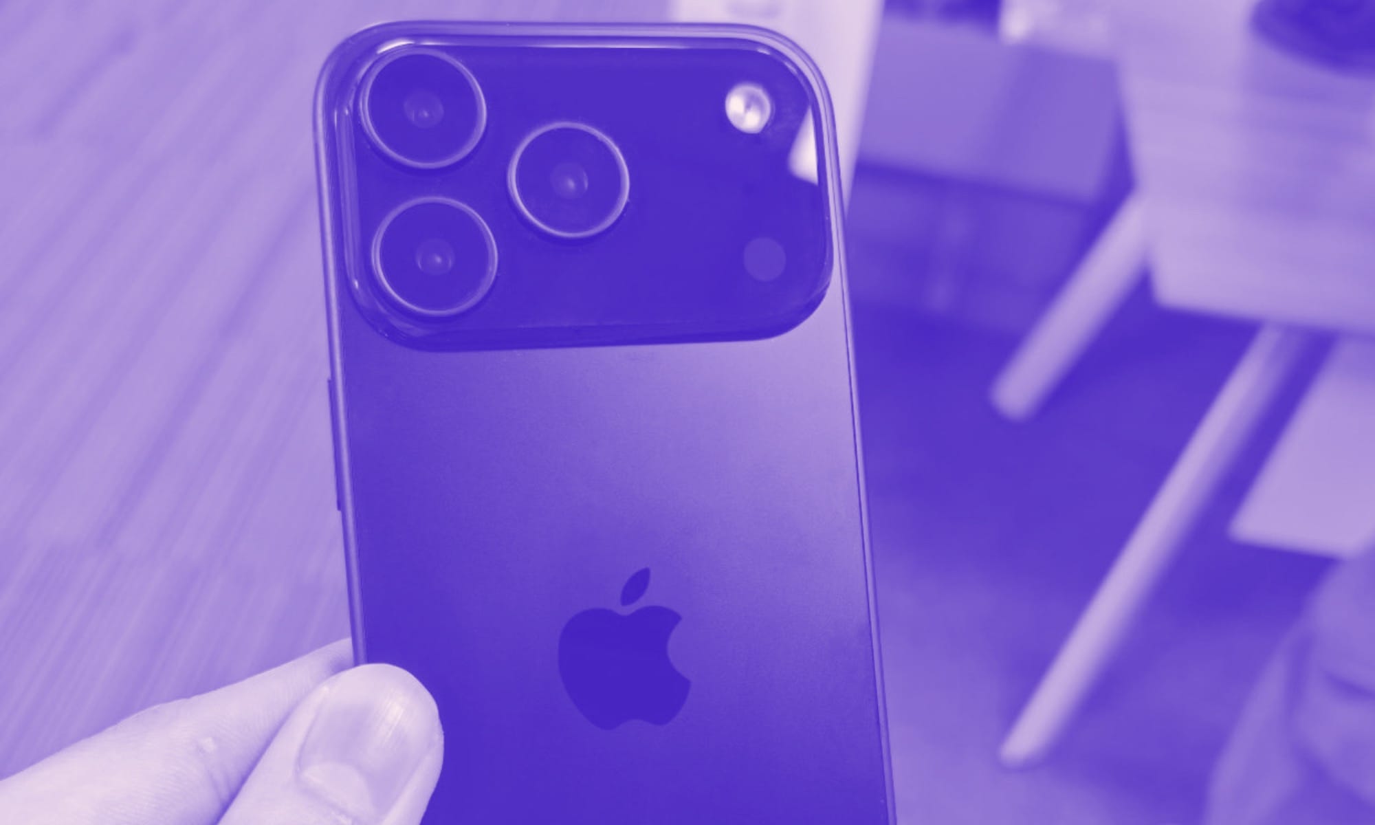 Dummy unit of an iPhone 17 Pro.