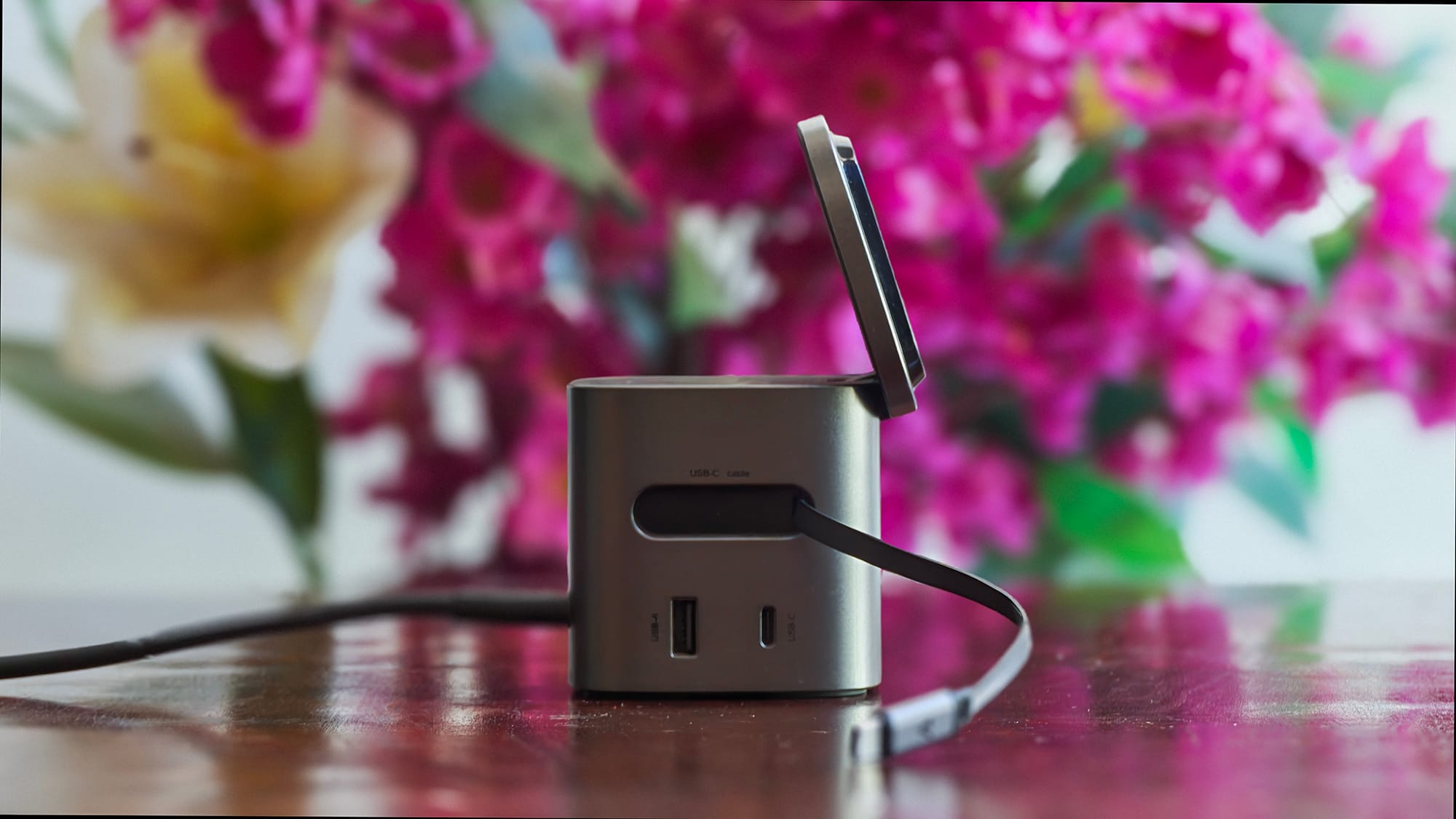 ACEFAST Z9 is a 6-in-1 GaN charging station