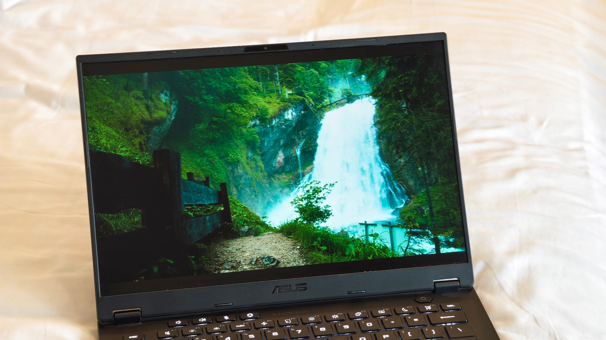 ASUS TUF A16 2026 FA401EA review by Athenil Media