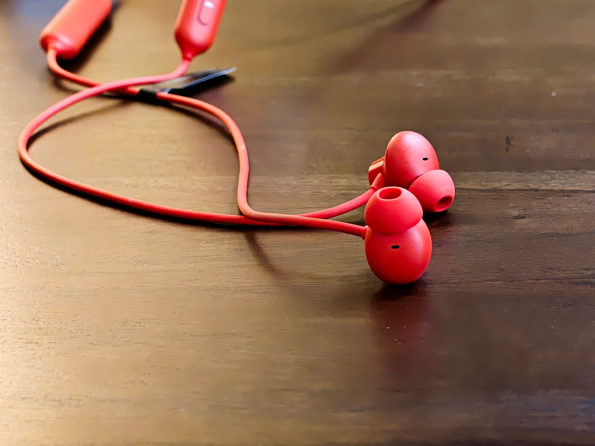 OnePlus Bullets Wireless Z3 neckband earbuds earphones.