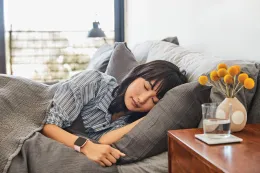 Fitbit's New Sleep Tracking Device Will Finally Tell You Who's The Real Bed Hog