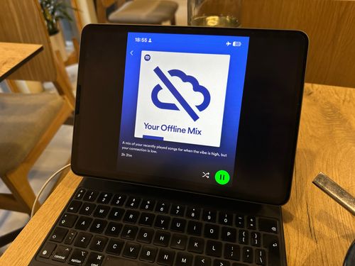 Spotify preps an offline playlist feature for times you enter an internet-less abyss