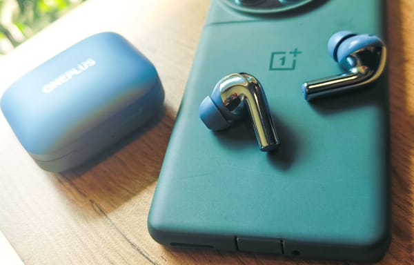 OnePlus Buds 3 earbuds.